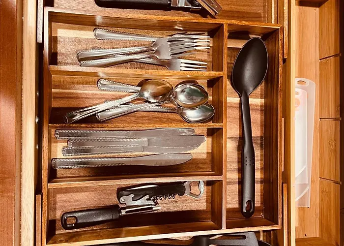 Peaceful 2-br Retreat In The Heart Of Apartment Kingman