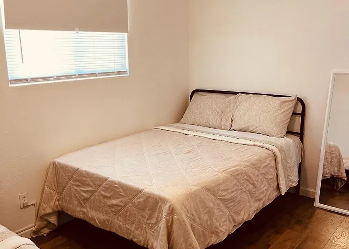 Peaceful 2-br Retreat In The Heart Of Apartment