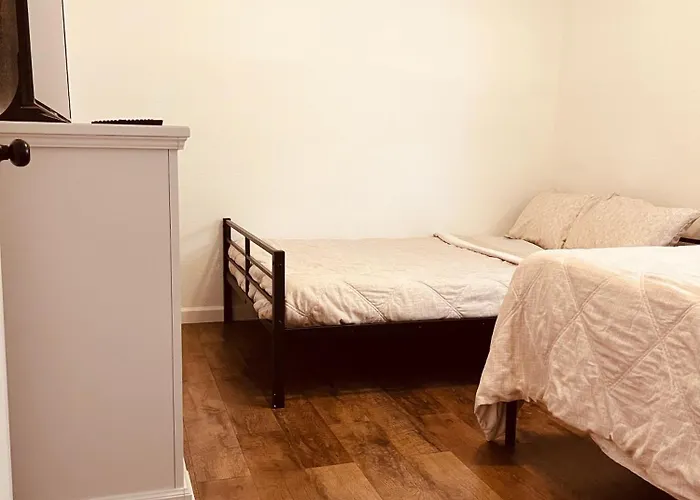 Peaceful 2-br Retreat In The Heart Of Apartment